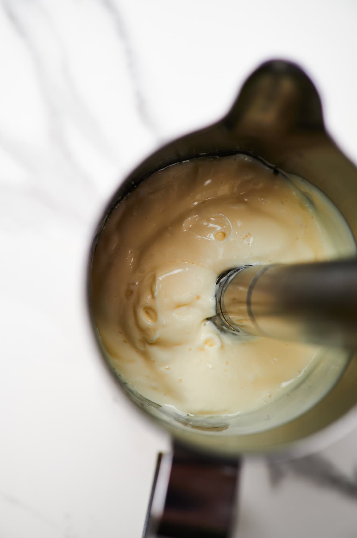 blender blade making mayonnaise
