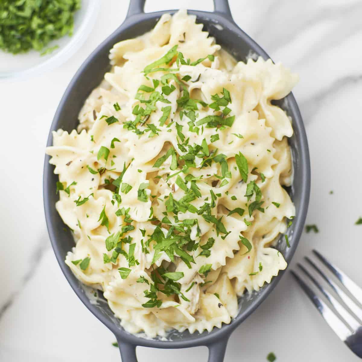 Buffalo Wild Wings Garlic Parmesan Chicken Pasta Recipe (Crockpot!)