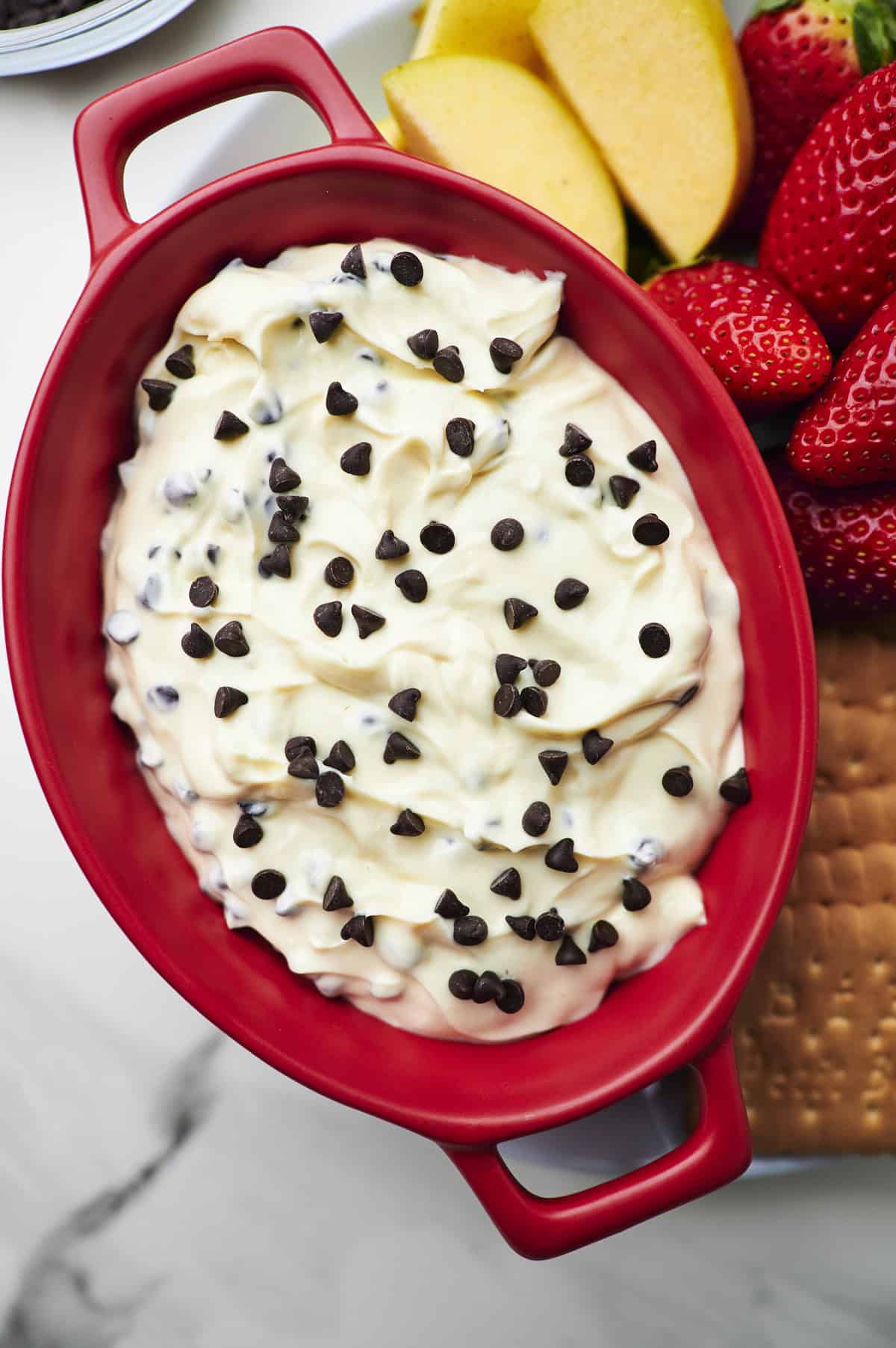 cheesecake dip platter with fruit and graham crackers